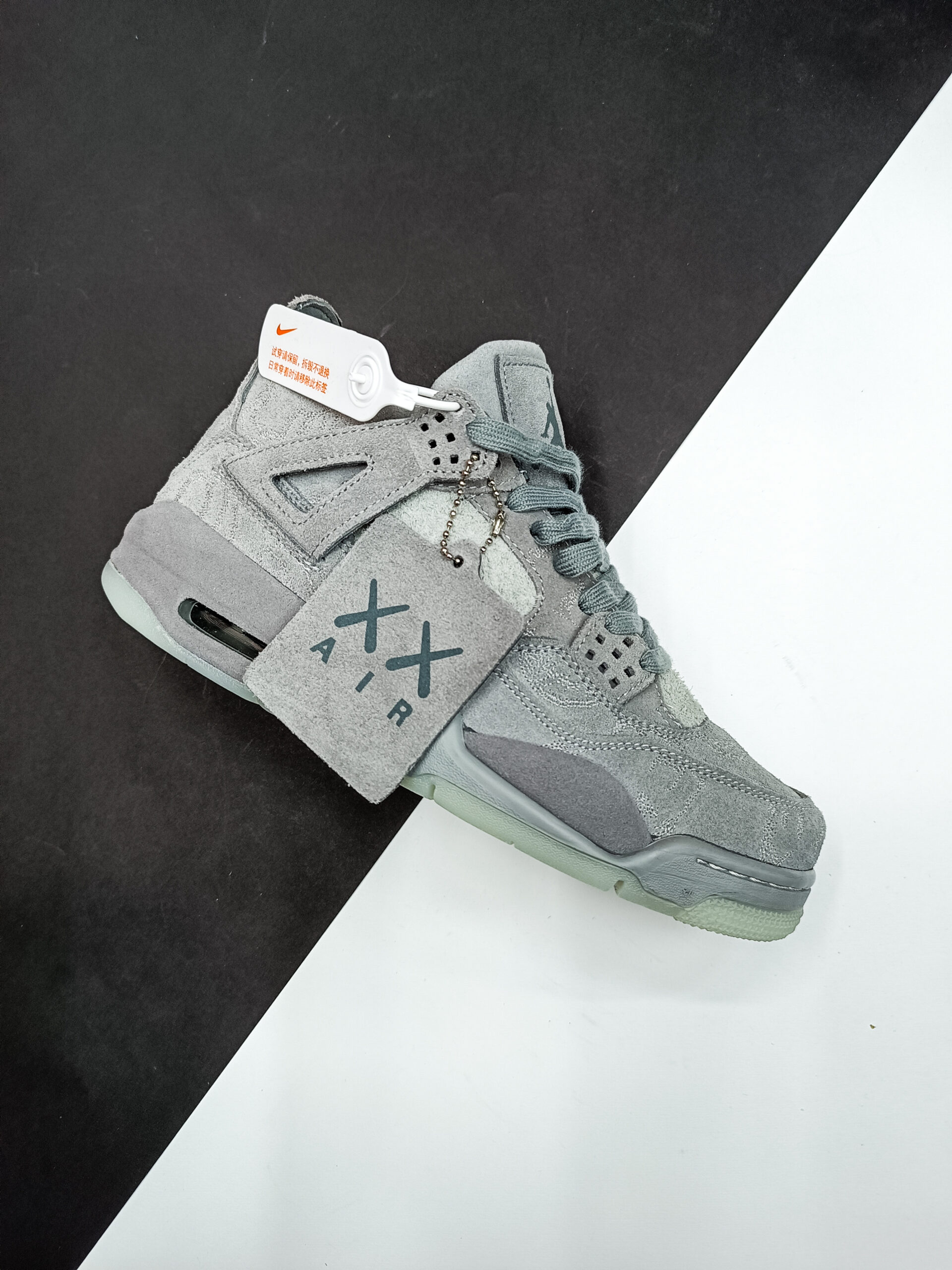 Nike_Air_Jordan4_Kaws کتونی نایکی جردن 4 کاز طوسی