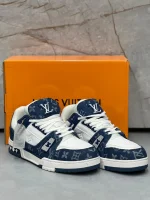 کتونی لویی ویتون مدل ترینر به رنگ آبی و سفید