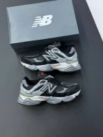 کتونی نیوبالانس 9060 به رنگ مشکی طوسی با طراحی مدرن و جذاب