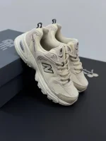 کتونی نیوبالانس 530 کرمی ، سبک و راحت برای استفاده روزانه