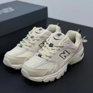 کتونی نیوبالانس 530 کرمی ، سبک و راحت برای استفاده روزانه