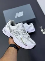 کتونی نیوبالانس 530 سفید نقره ای، سبک و راحت برای استفاده روزانه