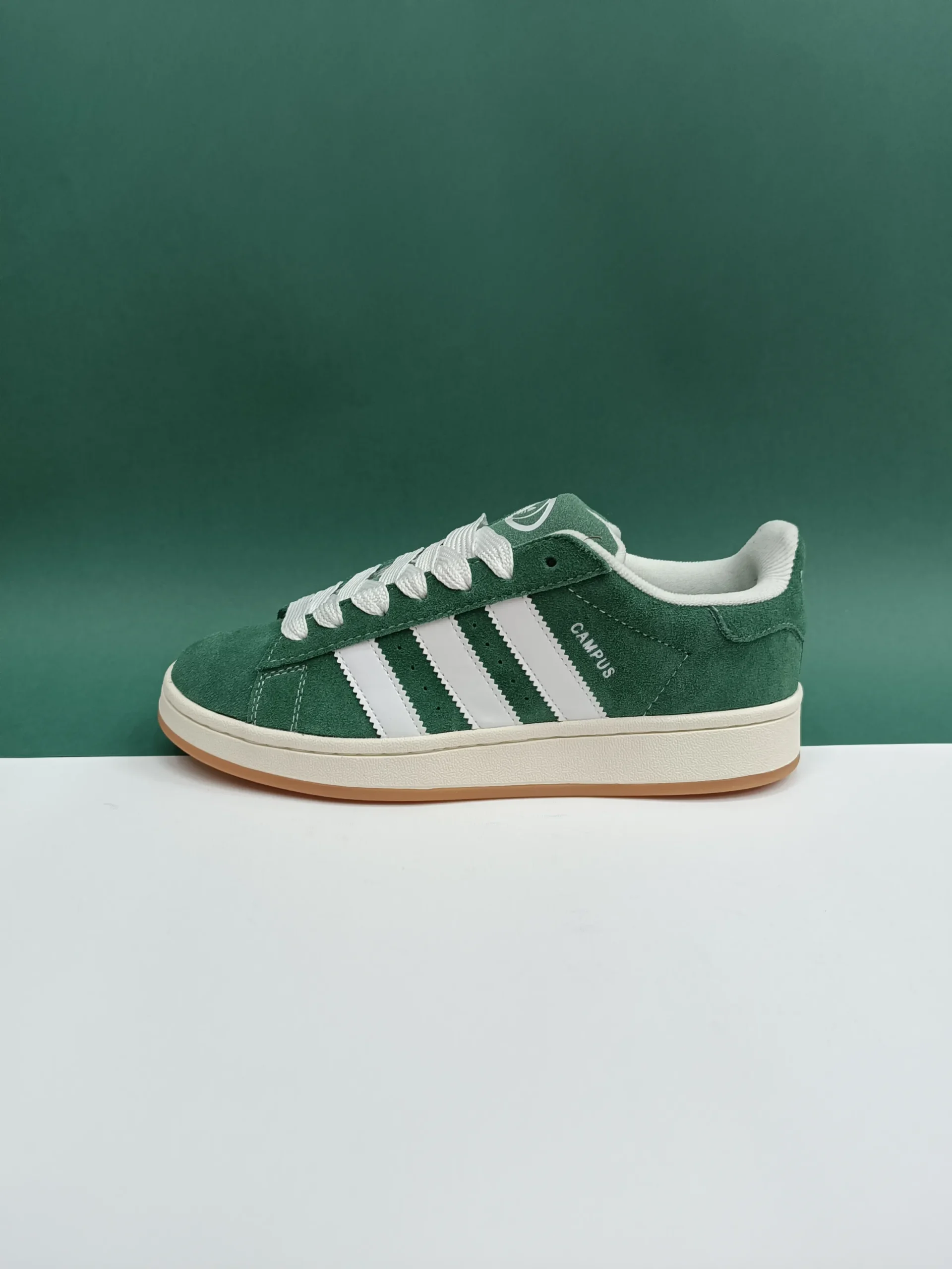 Adidas-campus-green (2) کتونی آدیداس کمپس با رویه جیر سبز و سه خط سفید کلاسیک