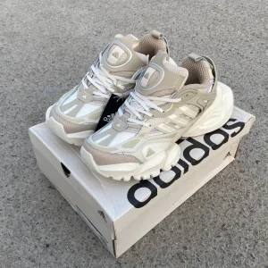 کتونی کرمی آدیداس ونتو XLG با زیره نرم و راحت