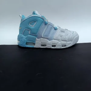 کتونی نایکی ایر آپتمپو blue sky با رنگ‌بندی آبی و سفید