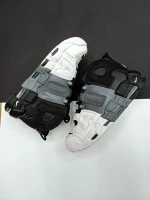 کتونی نایکی ایر آپتمپو tri-color با رنگبندی سفید، مشکی