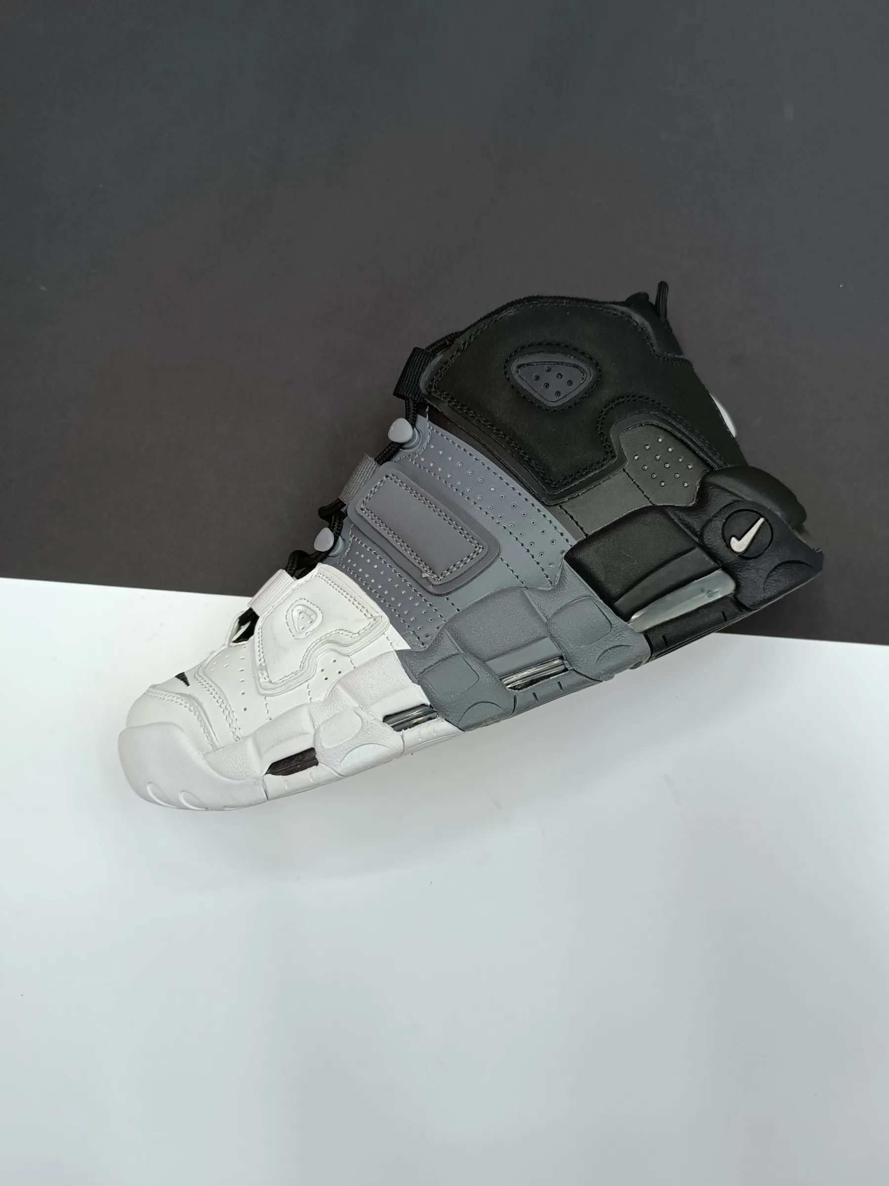 Air-Uptempo-tri-color (5) کتونی نایکی ایر آپتمپو tri-color با رنگبندی سفید، مشکی