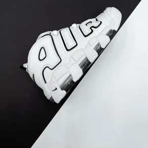 کتونی نایکی اِیر آپتمپو سفید با رنگ‌بندی سفید، مشکی