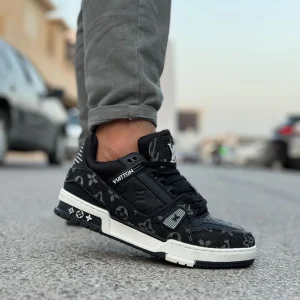 کتونی مشکی لویی ویتون مدل ترینر با طراحی شیک و لوکس