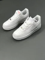 کتونی نایکی ایرفورس کلاسیک سفید - نمای بالا و کناری کفش