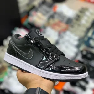 کتونی نایکی جردن 1 مشکی براق با لوگوی سفید