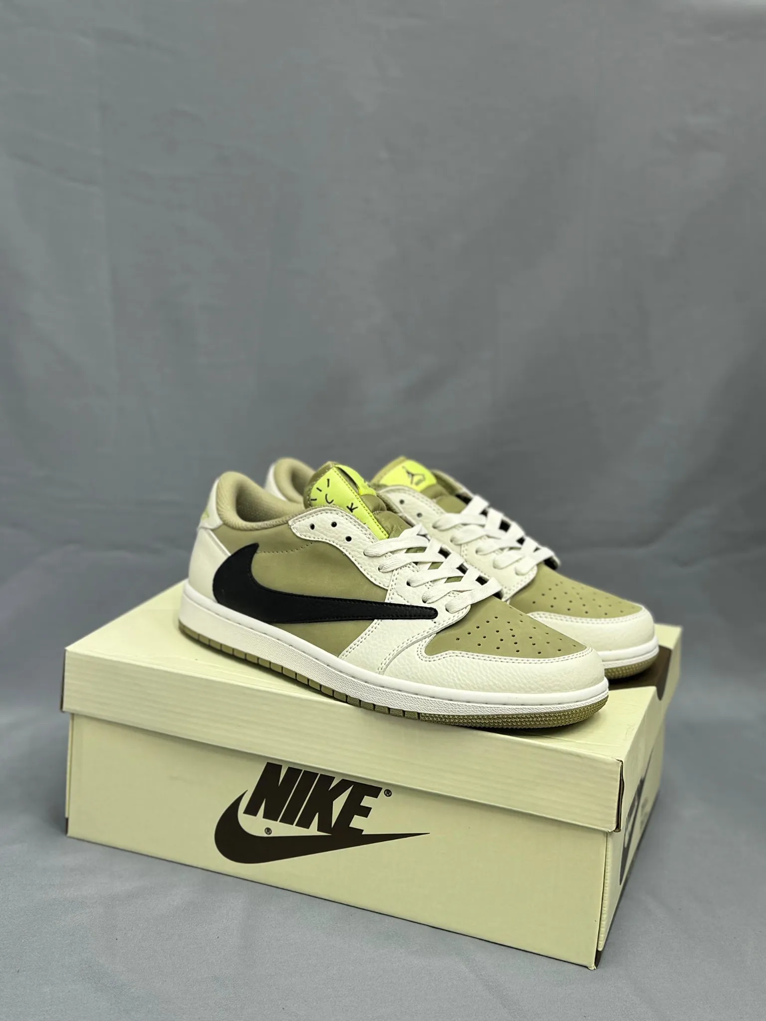 air-jordan1-low-travis-scott-golf کتونی جردن 1 لو تراویس اسکات مدل گلف به رنگ سبز