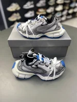 کتونی بالنسیاگا 3XL آبی نقرهای با طراحی منحصر به فرد و زیره برجسته