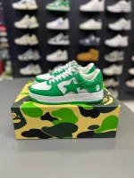 کتونی بیپستا سبز سفید با لوگوی ستاره‌ای شکل و باکس مخصوص