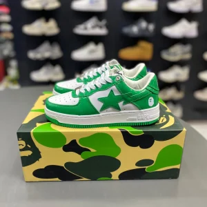 کتونی بیپستا سبز سفید با لوگوی ستاره‌ای شکل و باکس مخصوص