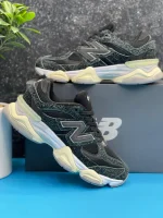 کتونی نیوبالانس 9060 به رنگ مشکی زیره سفید با طراحی مدرن و جذاب