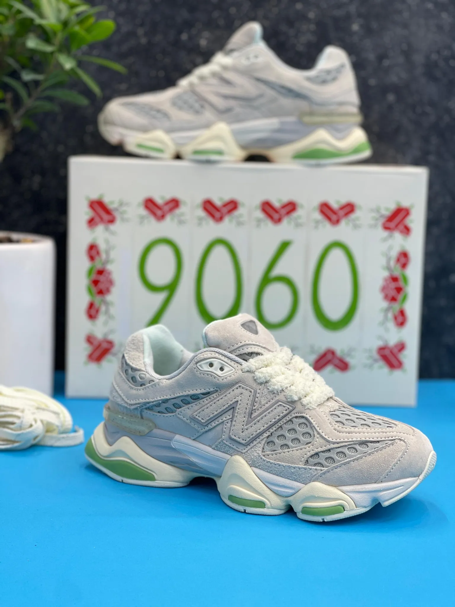 newbalance-9060-briks&wood کتونی نیوبالانس 9060 بند کنفی به رنگ سفید با طراحی مدرن و جذاب