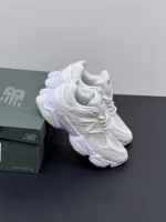 کتونی نیوبالانس 9060 تمام سفید با طراحی مدرن و راحت