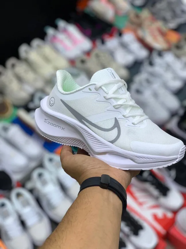 nike-zoomx (3) کتونی رانینگ نایکی زوم ایکس سفید، نمای جانبی