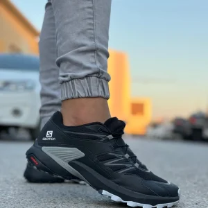 کتونی رانینگ مشکی سالومون وینگز اسکای با کفی نرم و راحت