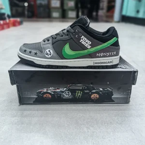 کتونی اس بی دانک مانستر انرژی به رنگ سبز و مشکی با لوگوی مانستر