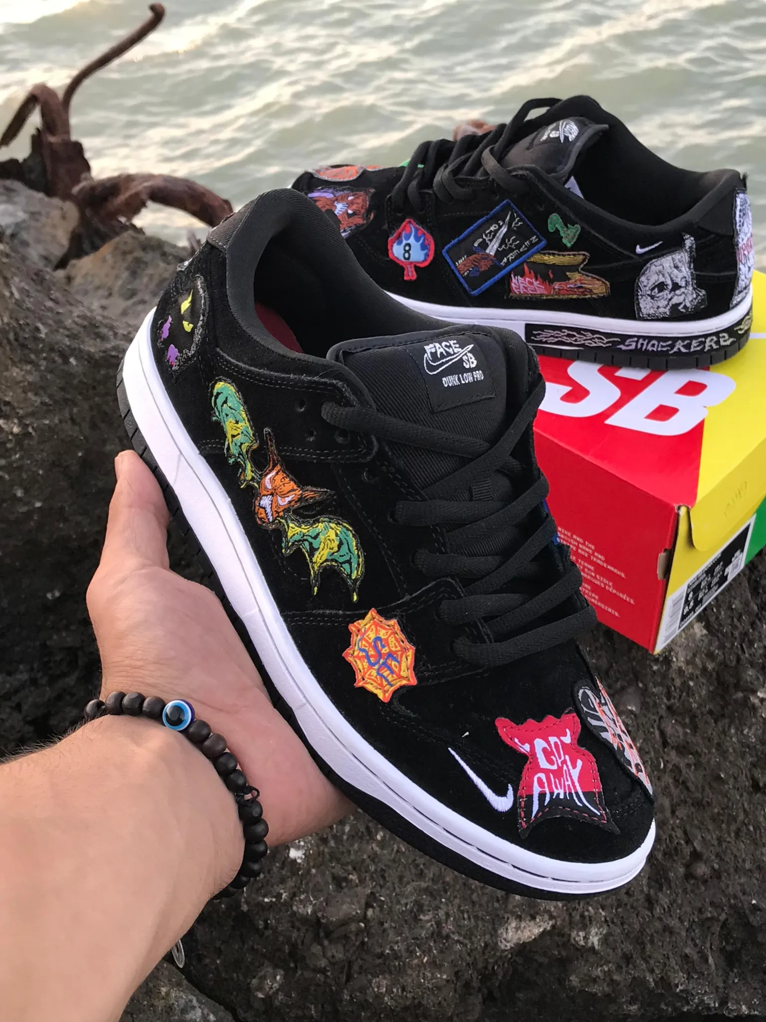 sb-dunk-neckface کتونی نایکی اس بی دانک نک فیس با طراحی گرافیکی جسورانه