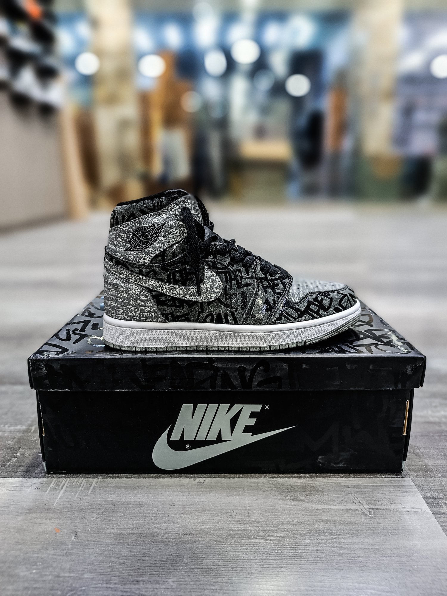 Air-jordan1-high-Rebillionaire جردن 1 ساقدار ریبیلیونر با طرح و رنگ جذاب