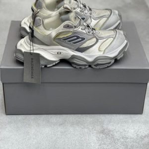 کتونی بالنسیاگا کارگو خاکستری در طراحی لوکس و مدرن برای استایل خیابانی