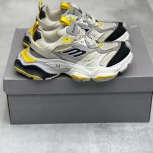 کتونی بالنسیاگا کارگو خاکستری زرد در طراحی لوکس و مدرن برای استایل خیابانی