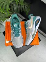 کتونی نایکی ایر زوم وینفلو V2 با رویه مشبک و فناوری ایر زوم، مناسب برای دوندگان و تمرینات ورزشی