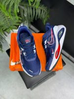 کتونی نایکی ایر زوم وینفلو V2 با رویه مشبک و فناوری ایر زوم، مناسب برای دوندگان و تمرینات ورزشی