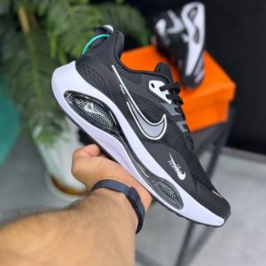 کتونی نایکی ایر زوم وینفلو V2 با رویه مشبک و فناوری ایر زوم، مناسب برای دوندگان و تمرینات ورزشی