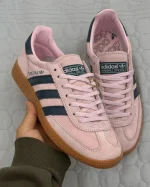 کتونی آدیداس سامبا اسپیزال رز با زیره آدامسی و رویه جیر در رنگ صورتی ملایم