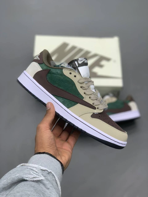 Aj1-low-travis-scott-fragment کتونی جردن ۱ لو ترویس اسکات فرگمنت با رویه چرم و لوگوی معکوس