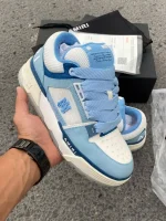 کتونی امیری ام ای ۱ آبی روشن با رویه چرم و زیره ضخیم