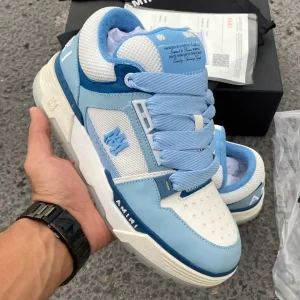 کتونی امیری ام ای ۱ آبی روشن با رویه چرم و زیره ضخیم