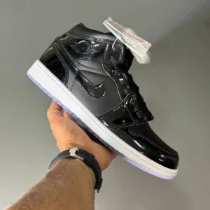 کتونی جردن ۱ اسپیس جم با رویه چرم براق و زیره آبی یخی