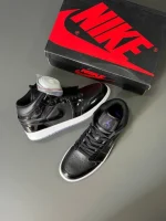 کتونی جردن ۱ اسپیس جم با رویه چرم براق و زیره آبی یخی