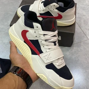 کتونی جردن جامپمن یونیورسیتی رد با رویه چرم و طراحی قرمز جذاب