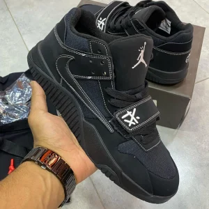 کتونی جردن جامپمن بلک فانتوم با رویه چرم و طراحی مشکی مرموز