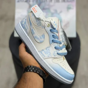 کتونی جردن ۱ لو سال اژدها با رویه چرم سفید و روکش سبز اژدهایی