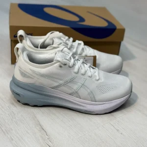 کتونی اسیکس ژل کایانو ۳۱ سفید با رویه مش و زیره PureGEL