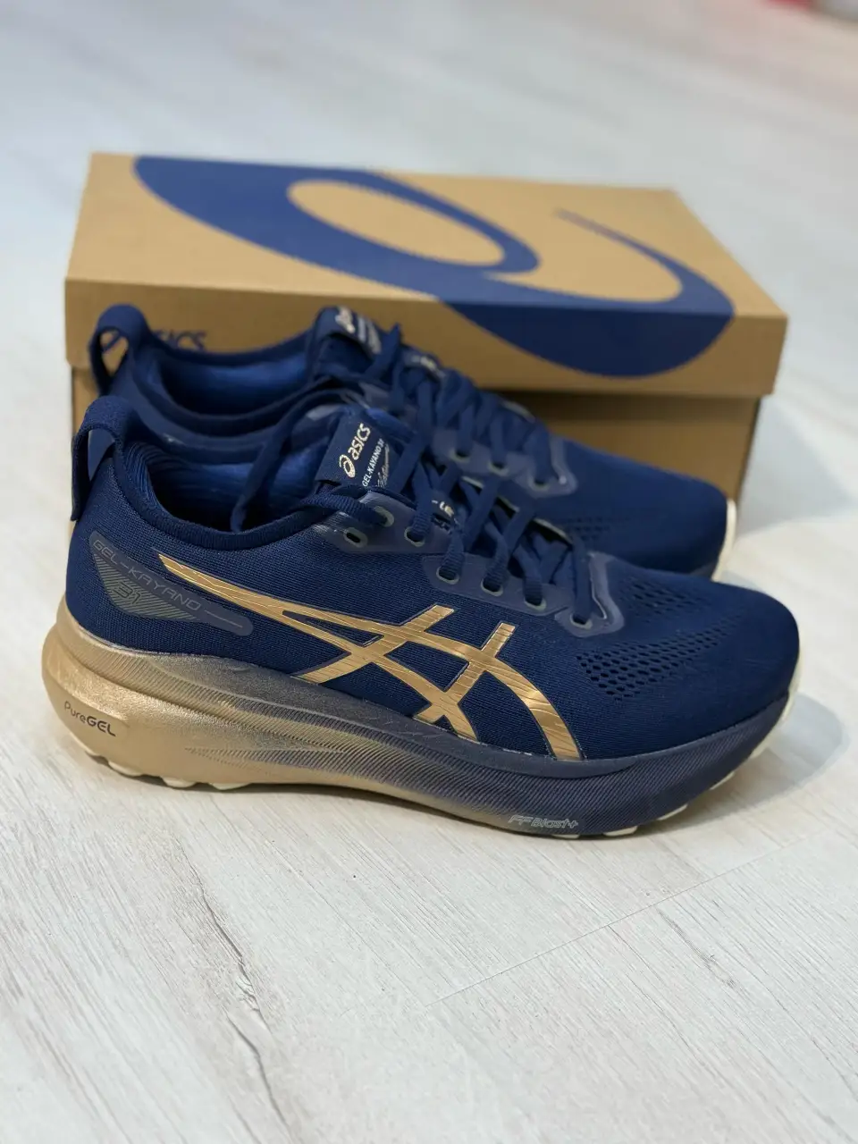 asics-gel-kahana31 کتونی اسیکس ژل کایانو ۳۱ پلاتینوم آبی با رویه مش و زیره PureGEL