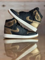 کتونی نایک ایر جردن 1 high Black Metallic Gold