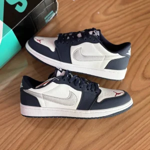 کتونی نایک Sb x ایر جردن 1 low Midnight Navy