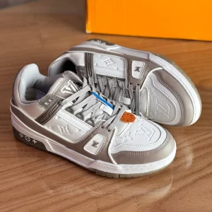 کتونی LouisVuitton Trainer Grey